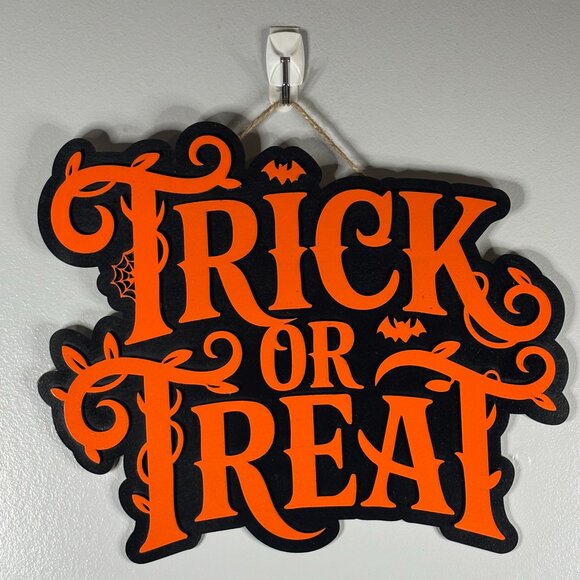 👻 “Trick or Treat” Sign - Picture 1 of 1